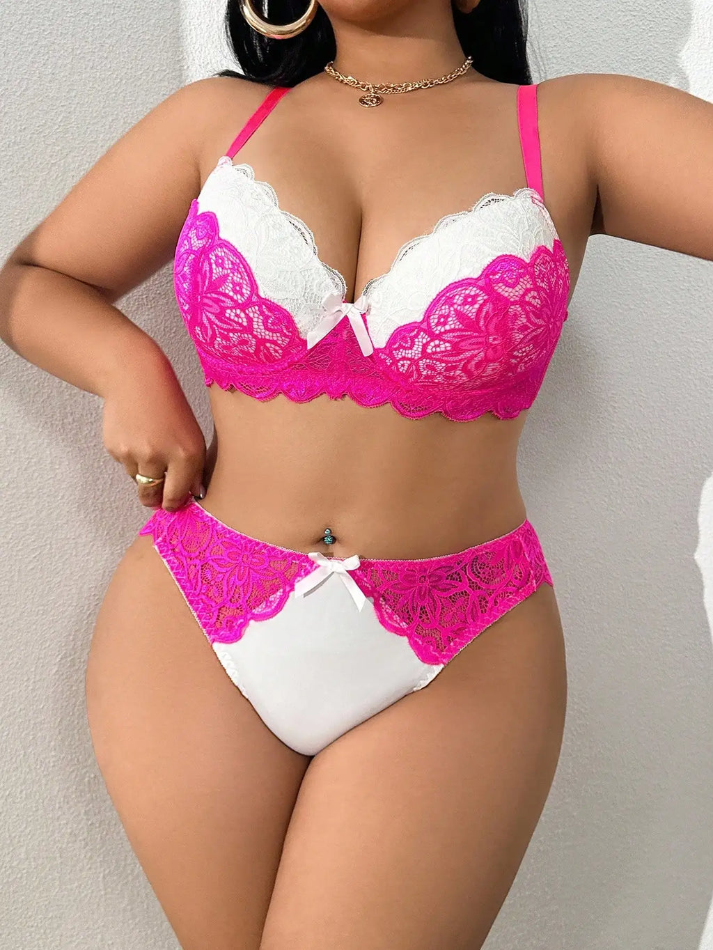 2-Piece Plus Size Contrast Lace Bra & Panty Set with Underwire, 3/4 Cup Support