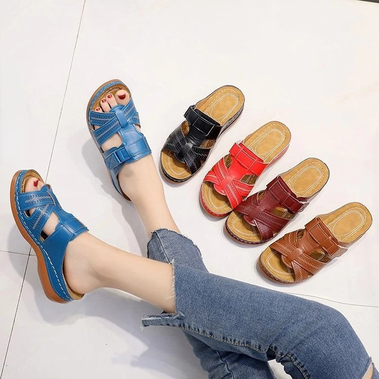 New Design Fashion Ankle Strappy Flat Knee Covers for Women Casual Summer Beach Slippers