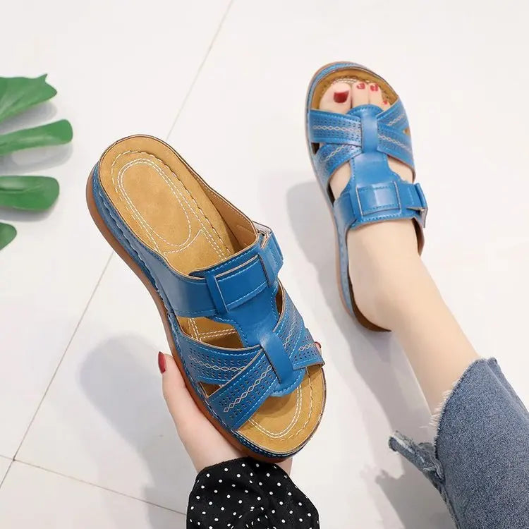 New Design Fashion Ankle Strappy Flat Knee Covers for Women Casual Summer Beach Slippers