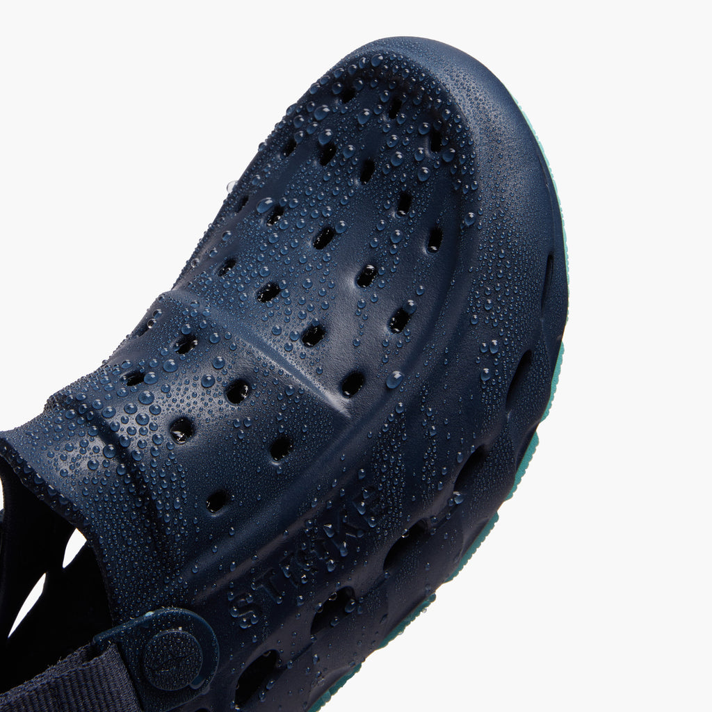 Dogtooth Clog