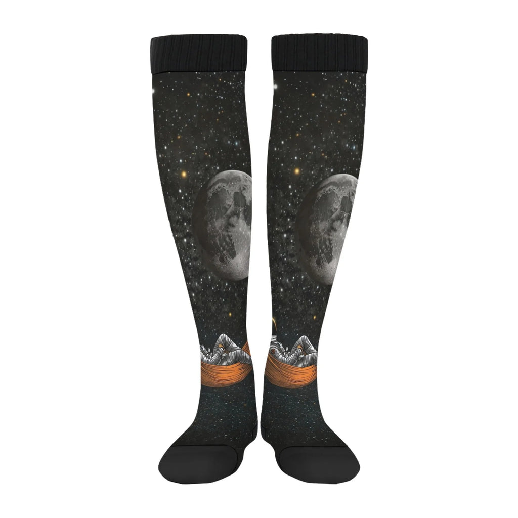 Astronaut fantasy atmosphere socks unisex retro fashion casual stockings soft breathable non-slip running cycling sports socks