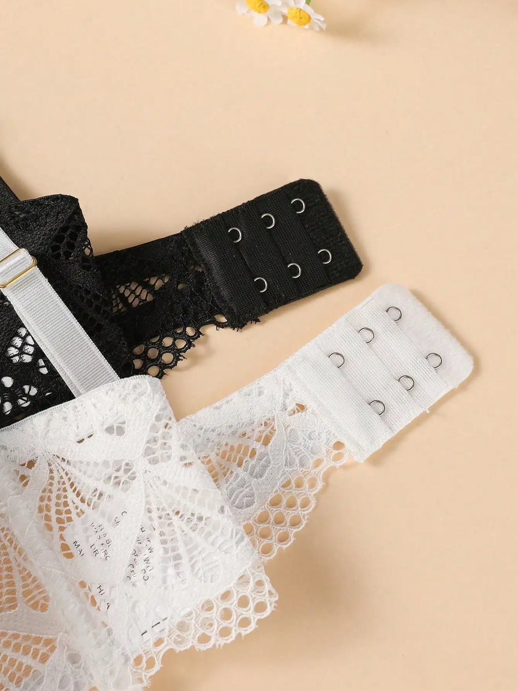 2-Pack Lace Underwire Bra Set for Women - Black and White Floral Pattern