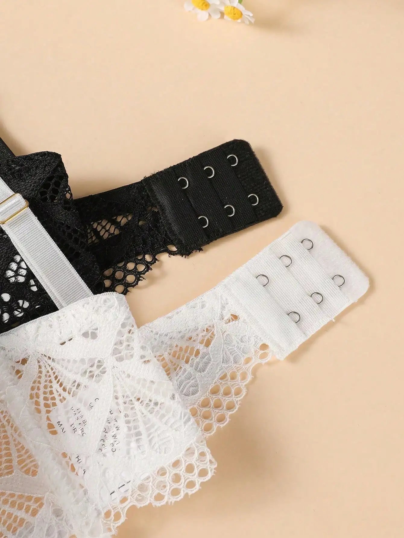 2-Pack Lace Underwire Bra Set for Women - Black and White Floral Pattern