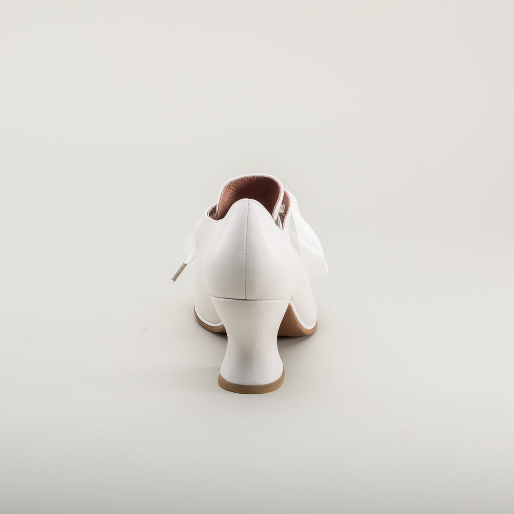 Pompadour 18th Century Leather Shoes (Ivory)